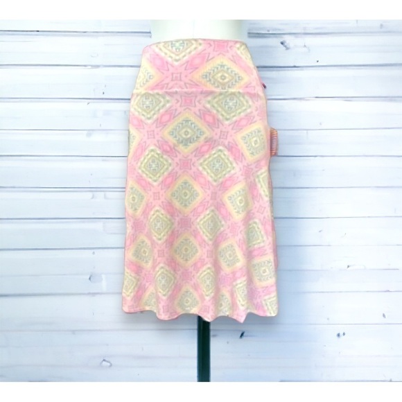 LulaRoe Azure Pastel Aztec Fit & Flare Skirt NWT, Women’s Size Small - Picture 1 of 10